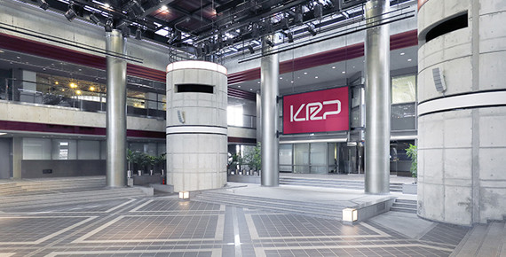 アトリウム：1号館