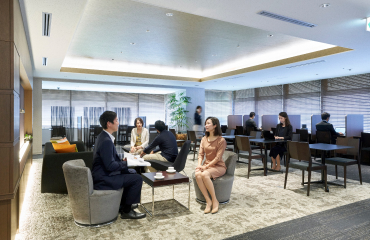 ビジネスラウンジも利用可能