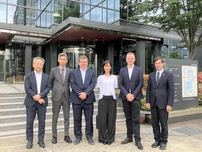 チェコ共和国産業貿易省とビジネス投資開発庁から視察に来られました