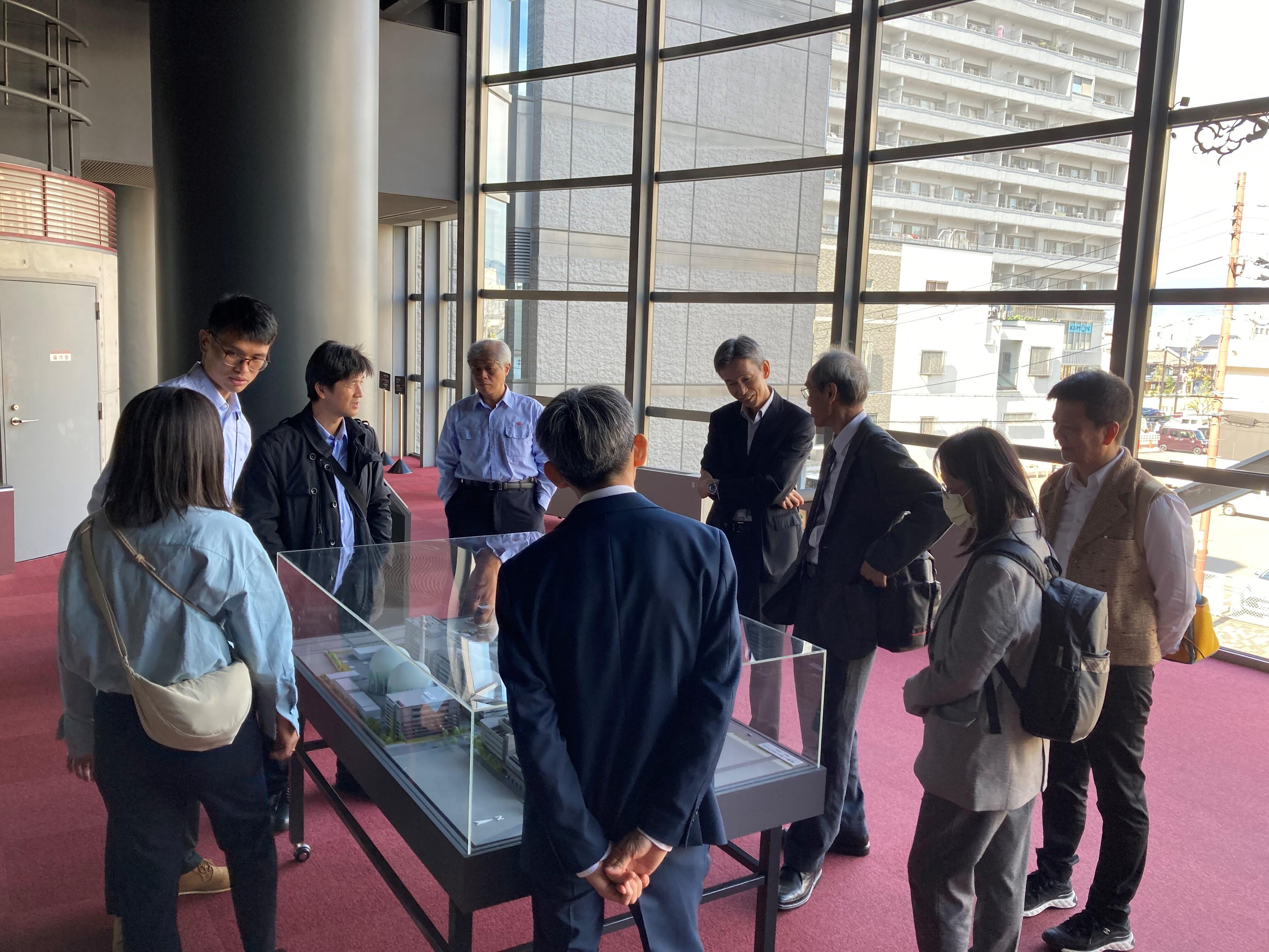 海外視察.jpg