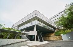 神戸薬科大学Ａ棟４階イノベーションラボ