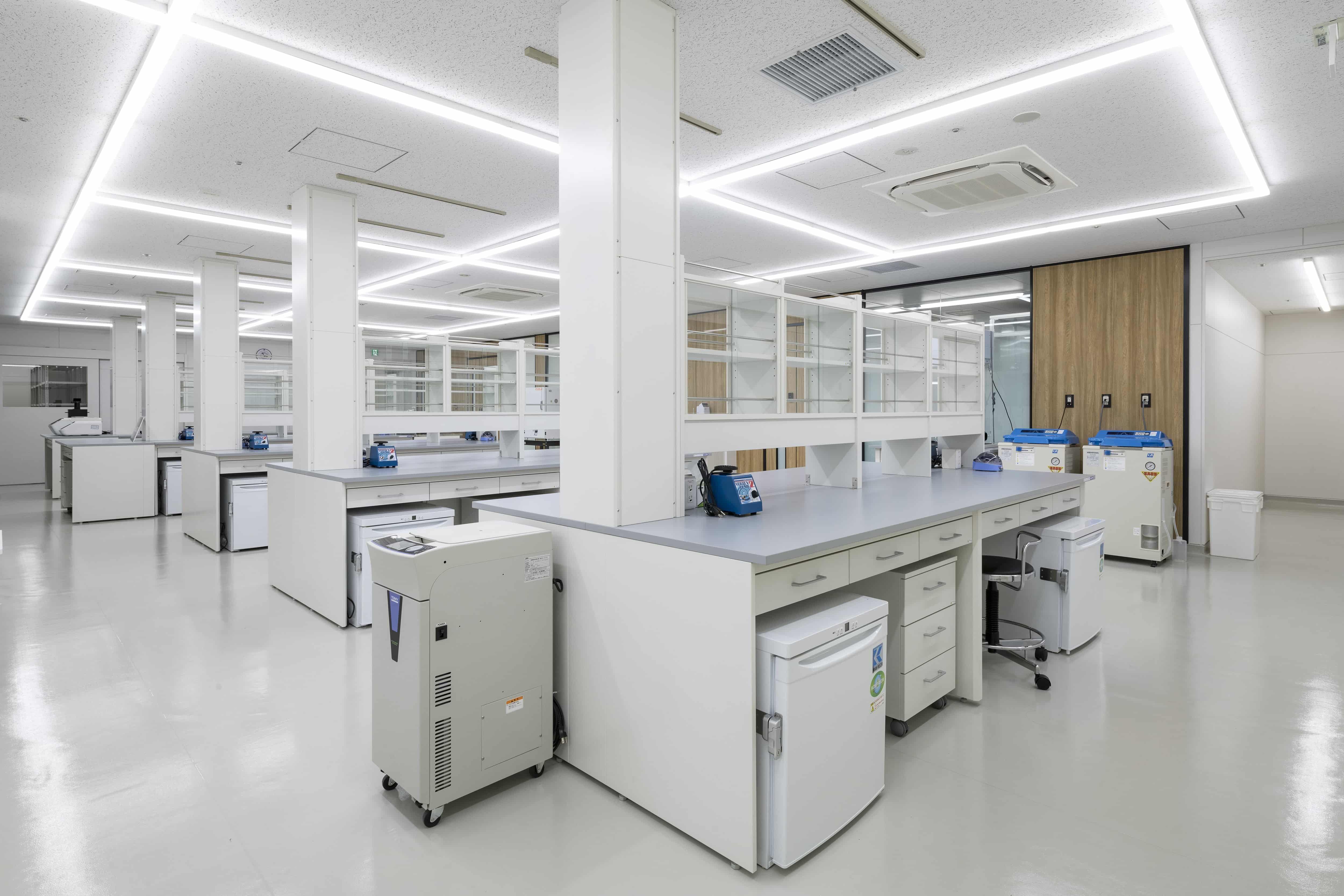 Beyond BioLAB TOKYO BNVラボ内観 min.jpg