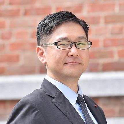 DerrickTran2 copy 2 (1).jpg